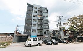 Reddoorz Plus At Banawe Quezon City